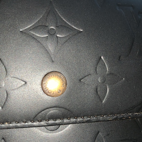 International Louis Vuitton Wallet - Picture 3 of 10